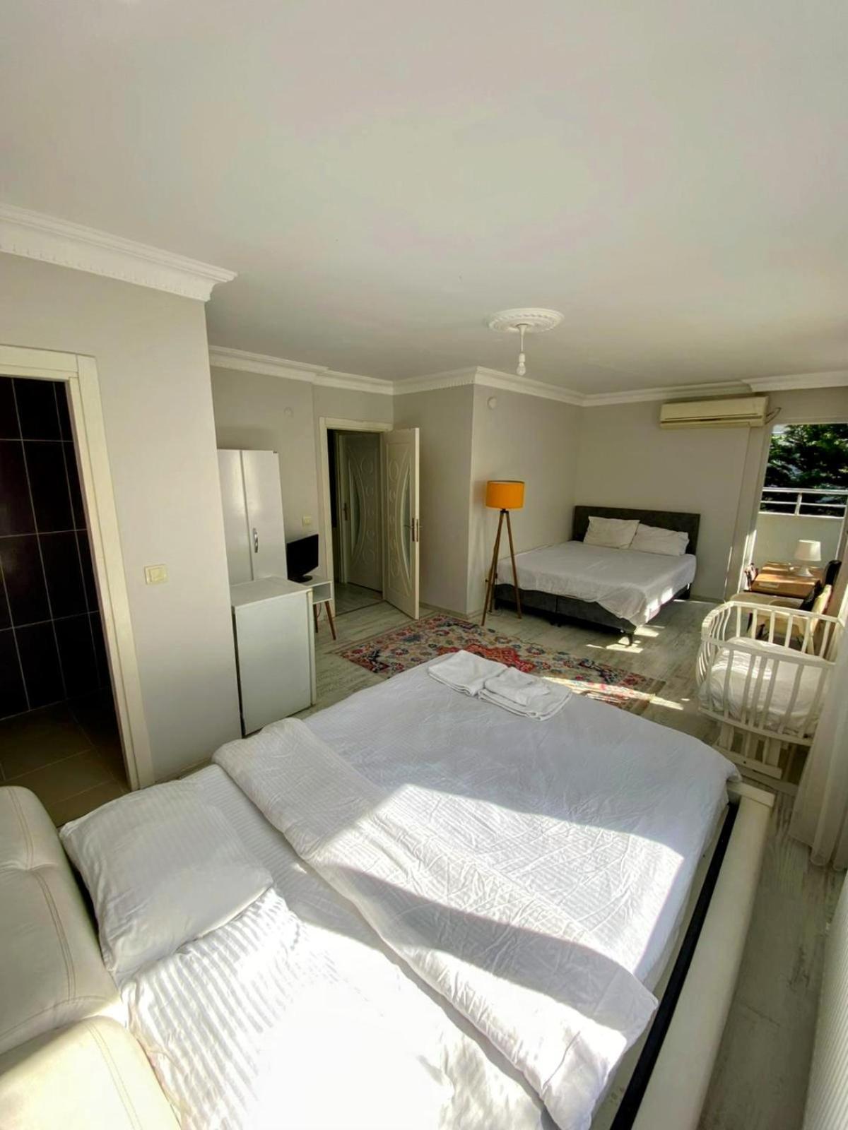 Ahmet Teacher Hotel,6 Minutes From The Airport Arnavutkoy Eksteriør billede