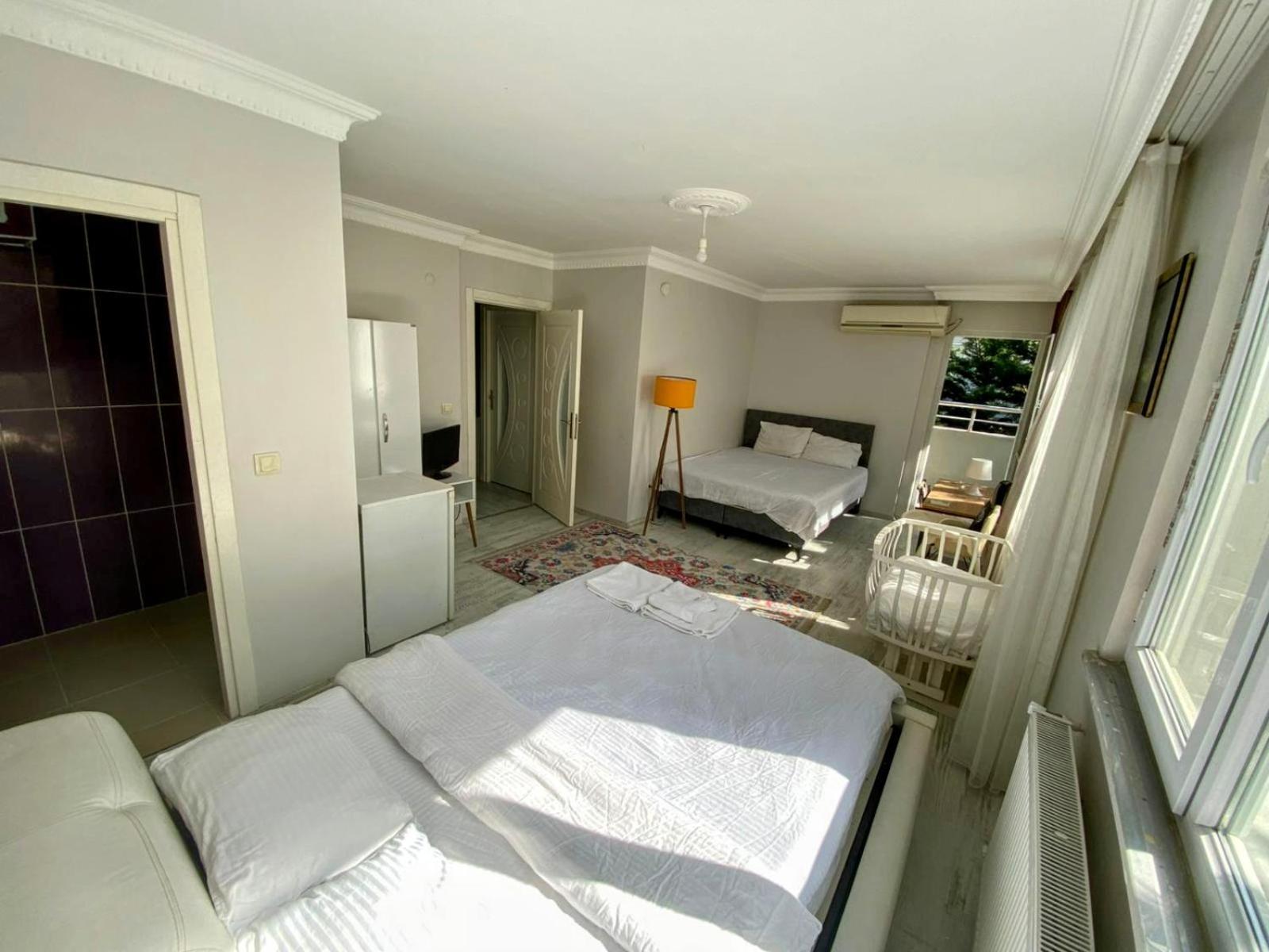 Ahmet Teacher Hotel,6 Minutes From The Airport Arnavutkoy Eksteriør billede